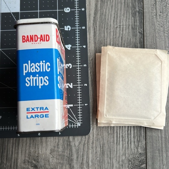 Vintage Band-Aid container metal Johnson & Johnson - Picture 4 of 9